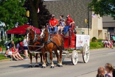 Yeni Lizbon, Wisconsin ABD - 10 Temmuz 2021 Wa Du Shuda Günleri Festivali geçit töreni.