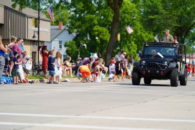 Yeni Lizbon, Wisconsin ABD - 10 Temmuz 2021 Wa Du Shuda Günleri Festivali geçit töreni.