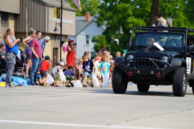Yeni Lizbon, Wisconsin ABD - 10 Temmuz 2021 Wa Du Shuda Günleri Festivali geçit töreni.