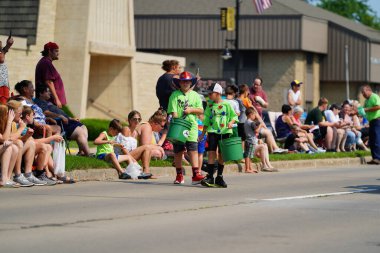 Yeni Lizbon, Wisconsin ABD - 10 Temmuz 2021 Wa Du Shuda Günleri Festivali geçit töreni.