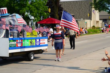Yeni Lizbon, Wisconsin ABD - 10 Temmuz 2021 Wa Du Shuda Günleri Festivali geçit töreni.