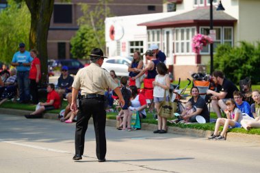 Yeni Lizbon, Wisconsin ABD - 10 Temmuz 2021 Wa Du Shuda Günleri Festivali geçit töreni.