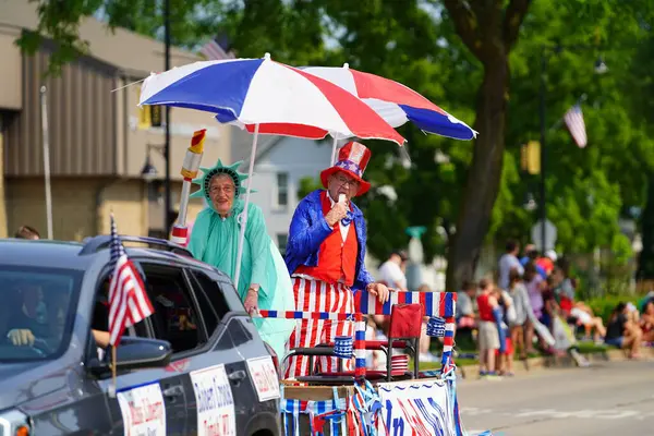 Yeni Lizbon, Wisconsin ABD - 10 Temmuz 2021 Wa Du Shuda Günleri Festivali geçit töreni.
