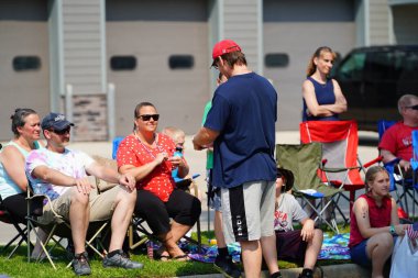 Yeni Lizbon, Wisconsin ABD - 10 Temmuz 2021 Wa Du Shuda Günleri Festivali geçit töreni.