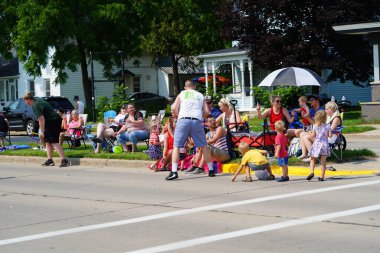 Yeni Lizbon, Wisconsin ABD - 10 Temmuz 2021 Wa Du Shuda Günleri Festivali geçit töreni.