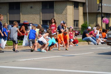 Yeni Lizbon, Wisconsin ABD - 10 Temmuz 2021 Wa Du Shuda Günleri Festivali geçit töreni.