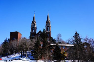 Kutsal Tepe - Hubertus, Wisconsin 'deki Hristiyanlara yardım eden Bazilika ve Meryem Ana Tapınağı