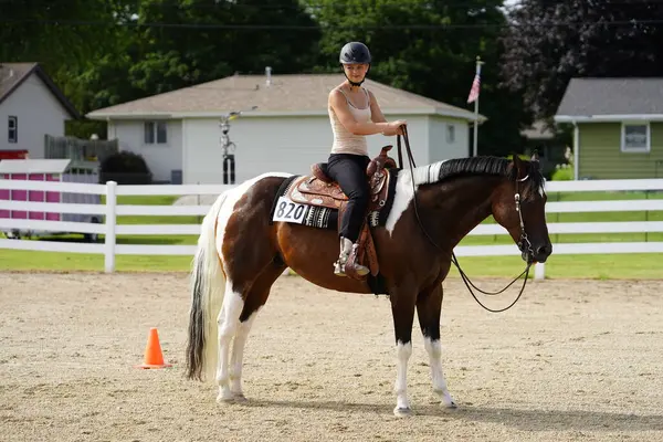 Fond Lac Wisconsin Usa Julho 2019 Jovem Montando Seu Cavalo — Fotografia de Stock