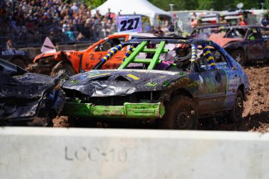 Pickett, Wisconsin / ABD - 18 Eylül 2020: Hollywood motor sporları eğlencesi, her yıl patinaj derbisi için pençelerini kaldırdı.