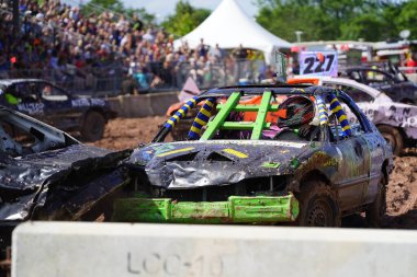 Pickett, Wisconsin / ABD - 18 Eylül 2020: Hollywood motor sporları eğlencesi, her yıl patinaj derbisi için pençelerini kaldırdı.