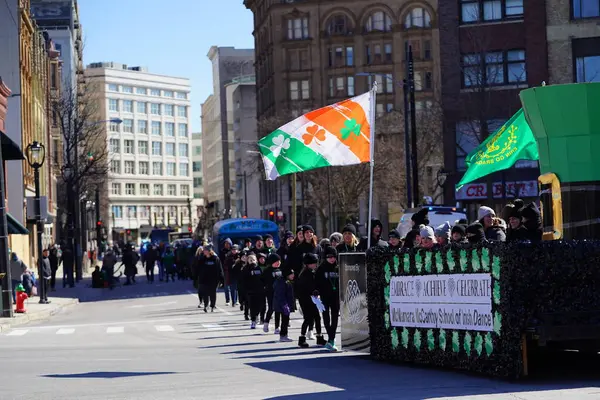 stock image Milwaukee, Wisconsin USA - March 12th, 2022: Members McNamara McCarthy School of Irish Dance danced in St. Patrick's Day parade.