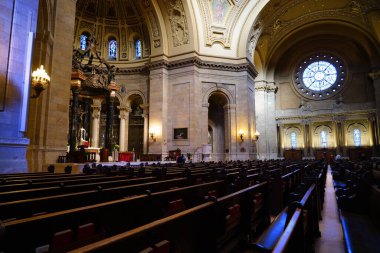 St. Paul, Minnesota ABD - 9 Ekim 2021: Saint Paul Katedrali.