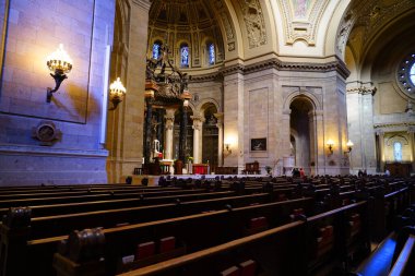 St. Paul, Minnesota ABD - 9 Ekim 2021: Saint Paul Katedrali.