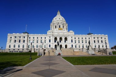 St. Paul, Minnesota, ABD - 19 Ekim 2019: The Quadriga process of the state. Minnesota Eyaleti Kongre Binası.