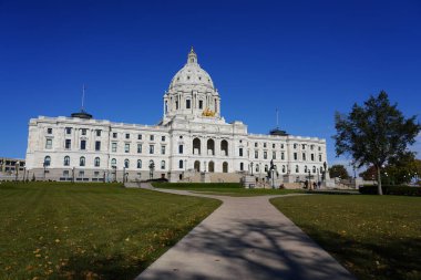 St. Paul, Minnesota, ABD - 19 Ekim 2019: The Quadriga process of the state. Minnesota Eyaleti Kongre Binası.