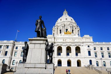 St. Paul, Minnesota, ABD - 19 Ekim 2019: The Quadriga process of the state. Minnesota Eyaleti Kongre Binası.