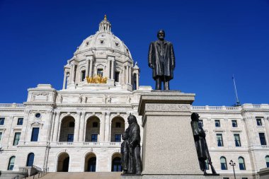 St. Paul, Minnesota, ABD - 19 Ekim 2019: The Quadriga process of the state. Minnesota Eyaleti Kongre Binası.