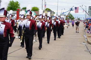 Appleton, Wisconsin ABD - 14 Haziran 2024: Appleton, Wisconsin 'de Bayrak Günü Geçidi katılımcıları 