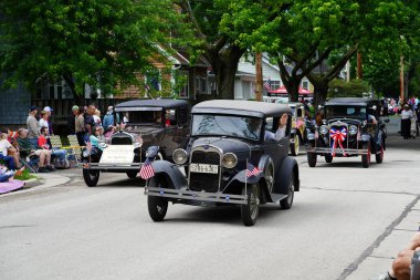 Appleton, Wisconsin ABD - 14 Haziran 2024: Appleton, Wisconsin 'de Bayrak Günü Geçidi katılımcıları 