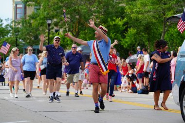 Sheboygan, Wisconsin ABD - 4 Temmuz 2024: 4 Temmuz bayramı boyunca Özgürlük Festivali geçidi.