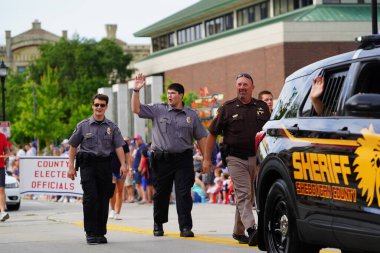 Sheboygan, Wisconsin ABD - 4 Temmuz 2024: 4 Temmuz bayramı boyunca Özgürlük Festivali geçidi.