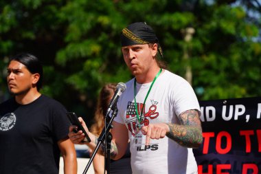 Milwaukee, Wisconsin ABD - 15 Temmuz 2024: Cumhuriyetçi, Donald Trump ve Pro Filistinli protestocular Fiserv Forumu yakınlarındaki Milwaukee, Wisconsin sokaklarında yürüdüler..