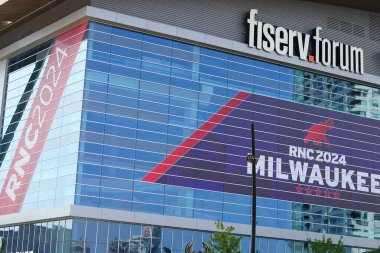 Milwaukee, Wisconsin ABD - 12 Temmuz 2024: Fiserv Forum 2024 RNC, Cumhuriyet Ulusal Kongresi 'nde kullanılıyor.