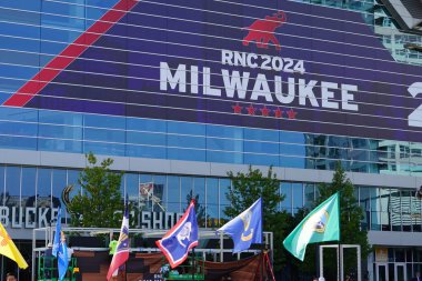 Milwaukee, Wisconsin ABD - 4 Temmuz 2024: Fiserv Forum 2024 RNC, Cumhuriyet Ulusal Kongresi 'nde kullanılıyor.