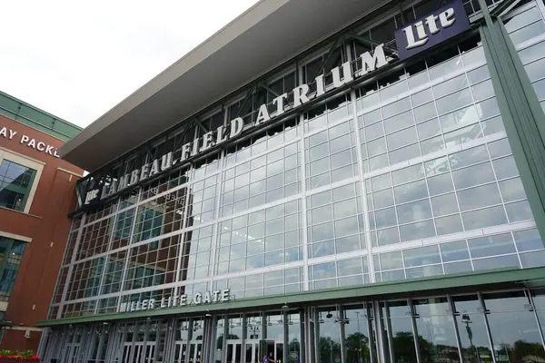 Green Bay, Wisconsin ABD - 4 Ağustos 2024: NFL Green Bay Packers Lambeau Saha Girişi.