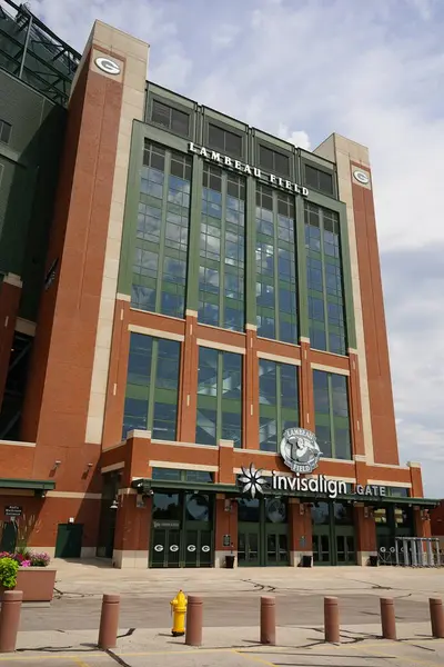 Green Bay, Wisconsin ABD - 4 Ağustos 2024: NFL Green Bay Packers Lambeau Saha Girişi.