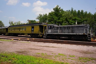 Kuzey Özgürlük, Wisconsin ABD - 12 Temmuz 2025: Kuzeybatı No. 1385 Buhar Motoru, restorasyonu bitirmek için Orta Kıta Demiryolu Müzesi 'ne ulaştı..