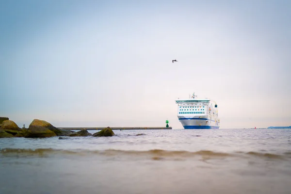 Barco Peter Pan Entra Puerto Luebeck Travemuende Mar Báltico —  Fotos de Stock
