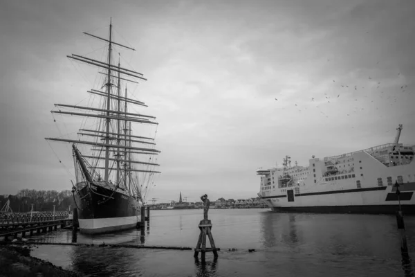Peter Pan Hajó Belép Luebeck Travemuende Kikötőjébe Balti Tengeren — Stock Fotó