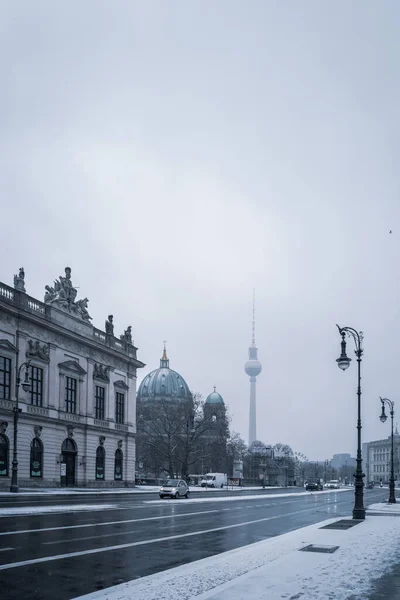 Τηλεοπτικός Πύργος Του Βερολίνου Στο Χιονισμένο Βερολίνο 2022 — Φωτογραφία Αρχείου
