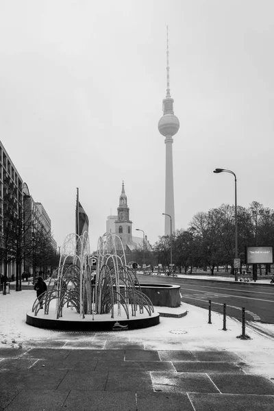 Τηλεοπτικός Πύργος Του Βερολίνου Στο Χιονισμένο Βερολίνο 2022 — Φωτογραφία Αρχείου