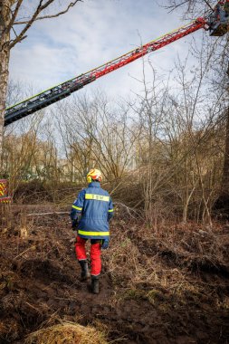 Members of the THW technical relief organization during an operation