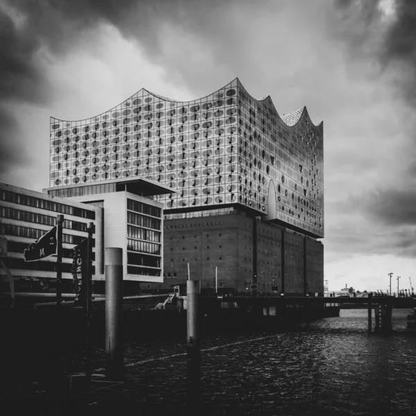 Hamburg Elbphilharmonie Onder Bewolkte Hemel — Stockfoto