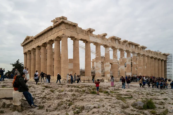 Many Tourists Visit Acropolis Athens — Stock Photo, Image
