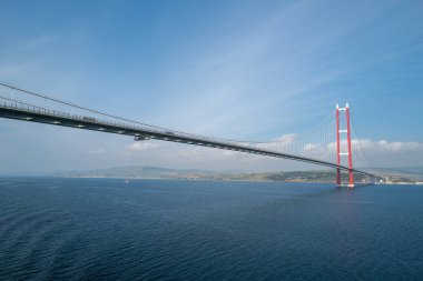 Canakkale 1915 Köprüsü dünyanın en uzun asma köprüsü.