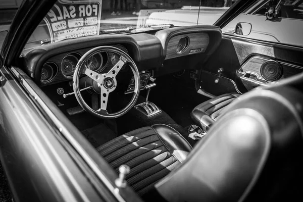 Wnętrze Amerykańskiego Klasycznego Samochodu — Zdjęcie stockowe