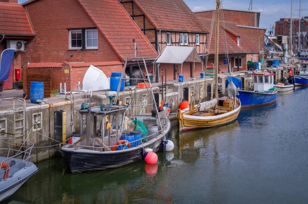 Některé Staré Rybářské Lodě Nacházejí Přístavu Wismar — Stock fotografie