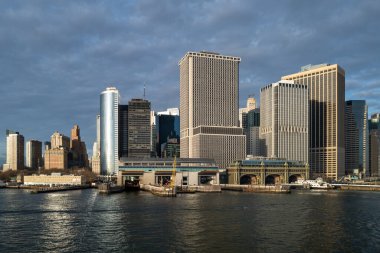 Manhattan 'ın güney ucu, New York günbatımından hemen önce.