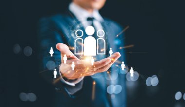 Müşteri İlişkileri Yönetimi CRM. İş adamı küresel ağ müşteri hizmetlerini göster. Bulut ağ teknolojisi, Data partner çözüm geliştirme kavramı. Sosyal dijital pazarlama iş stratejisi
