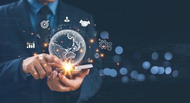 Piyasa çözümü küresel ağ kavramı. İş adamı cep telefonu kullanır. İş dünyası internet bağlantısı uygulaması. Teknoloji dijital pazarlama, finans bankacılığı, dijital bağlantı teknolojisi büyük veriler