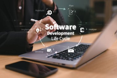 DevOps yazılım geliştirme ve bilişim işletim konsepti. İşletme yazılım mühendisi metodoloji süreci. Proje yöneticisi çevik metodoloji, dev operasyon simgesi. Geliştirme Operasyonları programlama teknolojisi