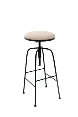 Sanayi tipi ayarlanabilir tabure, bej yastıklı koltuk ve siyah metal bacaklı, beyaz arka planda izole edilmiş. 