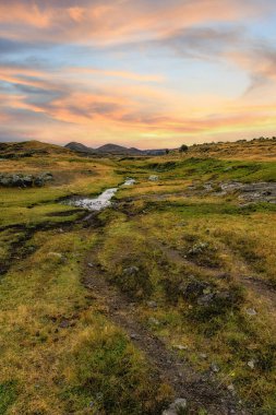 Cotopaxi Milli Parkı, Ekvador 'un Ekvador eyaleti Napo Eyaleti ve Pichincha Eyaleti' nde, Quito 'nun yaklaşık 50 km güneyinde, Ekvador' da korunan bir alandır.