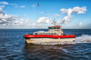 Holwerd, Hollanda - 02 Ekim 2022: MS Oerd bir feribottur ve 2003 yılından beri Ameland - Holwerd rotasındadır. Gemi Wagenborg Yolcu Hizmetleri tarafından kullanılıyor..