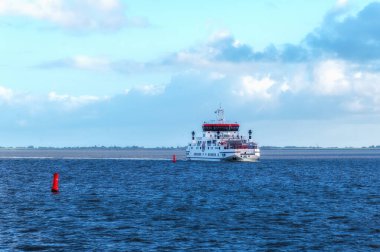 Holwerd, Hollanda - 02 Ekim 2022: MS Oerd bir feribottur ve 2003 yılından beri Ameland - Holwerd rotasındadır. Gemi Wagenborg Yolcu Hizmetleri tarafından kullanılıyor..