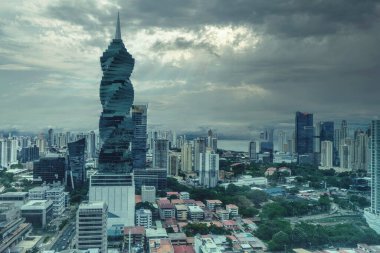 Panama City iş bölgesi anteninin silüeti